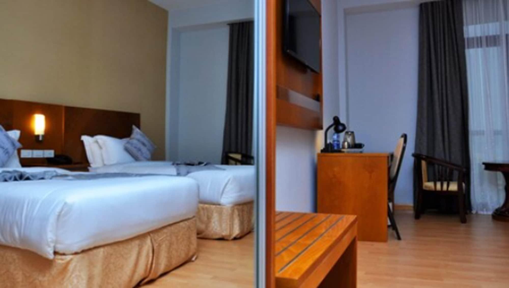 Azzeman Hotel Аддис-Абеба Экстерьер фото