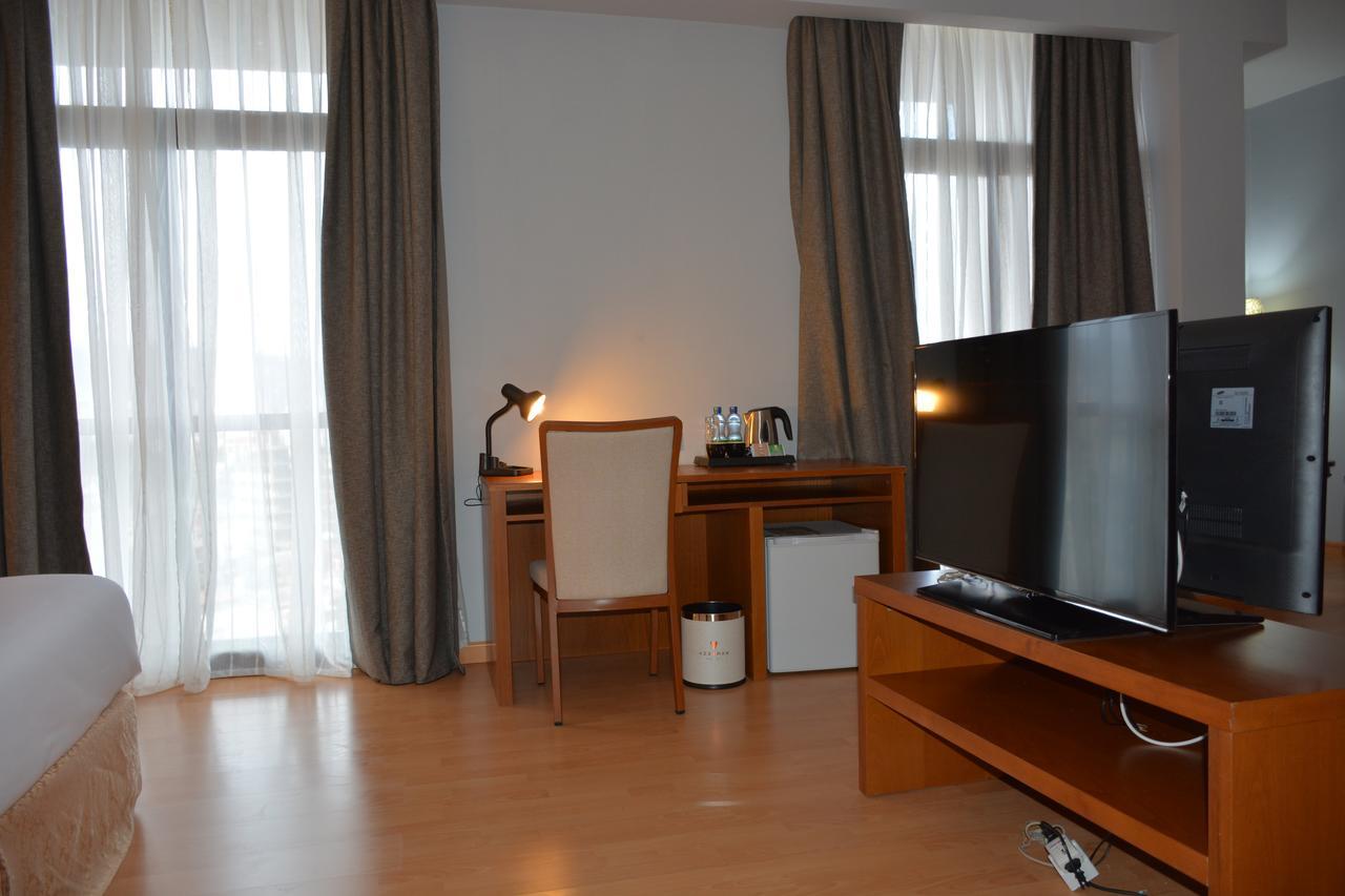 Azzeman Hotel Аддис-Абеба Экстерьер фото